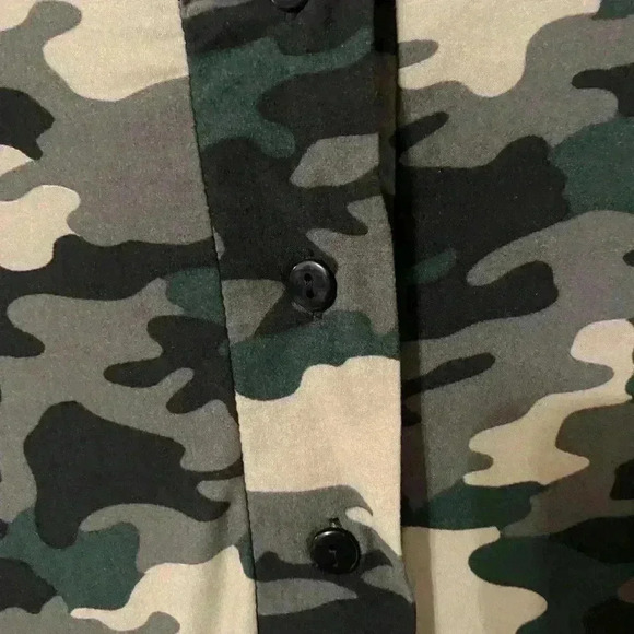 Not a Morning Person Camo Sleep Shirt. Size OS - Picture 4 of 6